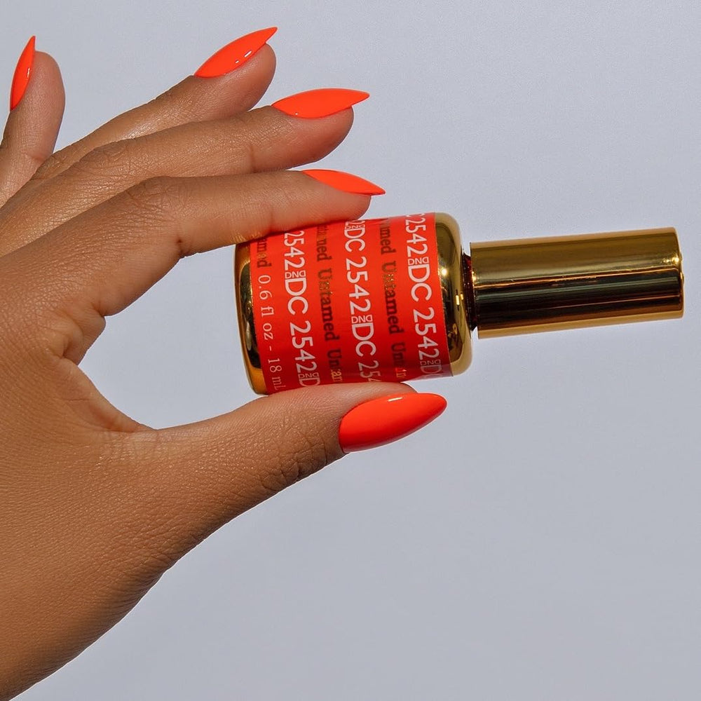 DAISY DND Duo-pack box featuring gel polish and lacquer bottles.