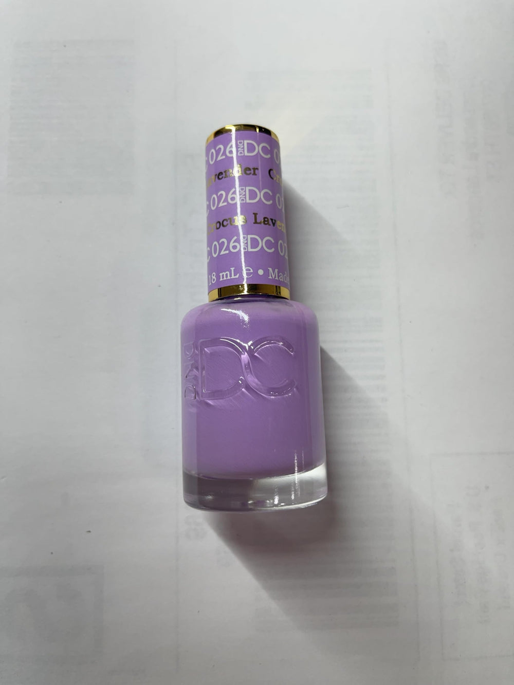 Daisy DND precision applicator cap for controlled gel polish flow