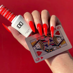 DAISY DND Queen of Hearts lacquer bottle with glossy red finish