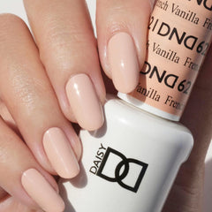 Daisy DND vanilla gel polish application for smooth, even coverage