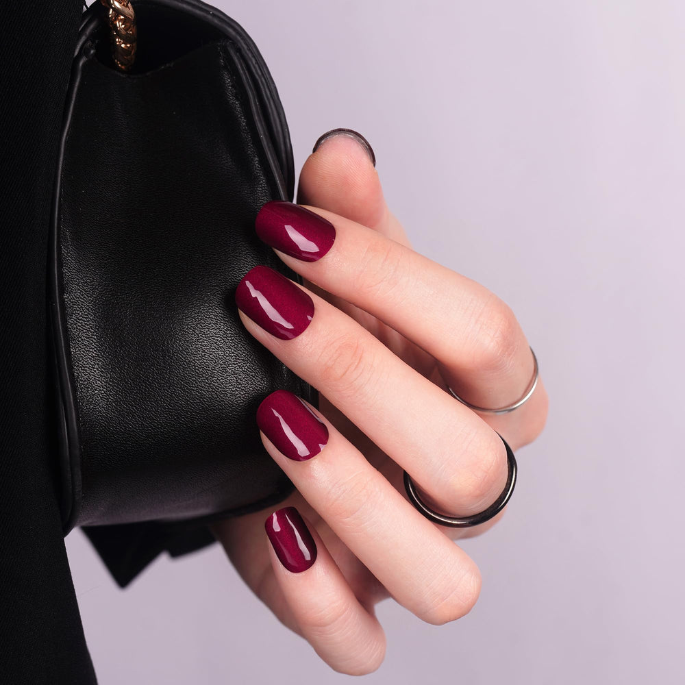DANNI & TONI at-home salon-style nails for busy days.