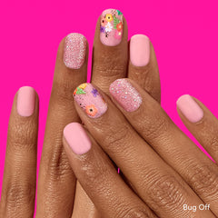 Dashing Diva gloss finish strip delivering a gel-like shine
