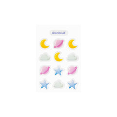 Dearcloud planet-shaped patches help maintain hydration and reduce redness during wear.