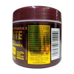 Del Indio Papago Tepezcohuite night cream spread demonstrates smooth application.