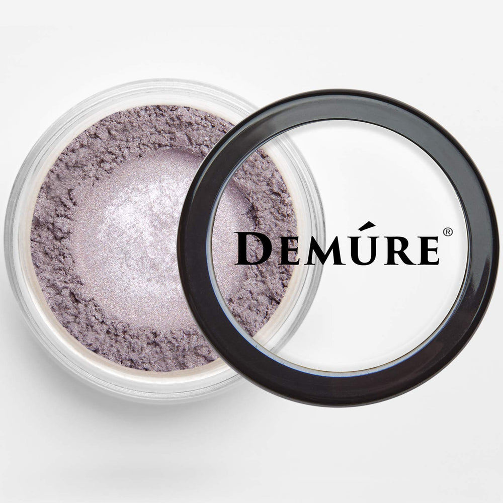 DEMÚRE Lavender Ice loose powder with natural minerals provides lasting sparkle.