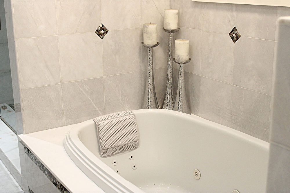 Dependable Industries Essentials fits most tub sizes for versatile bath use.