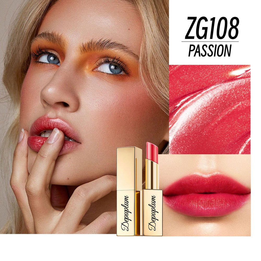 Depuplum diamond-reflection lip glow on lips with subtle shimmer.
