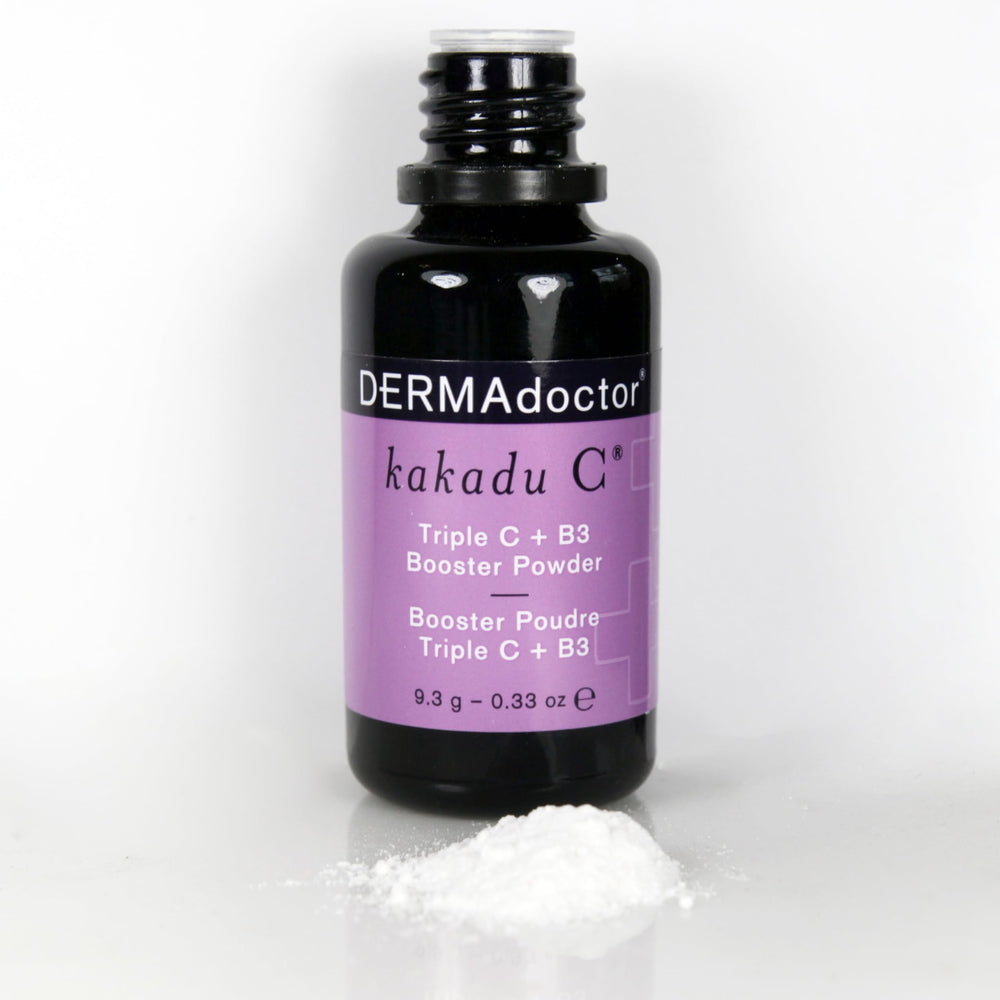 DERMAdoctor Kakadu C powder pour illustrating easy mixing with moisturizer.
