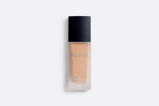 Dior Forever No-Transfer bottle shows long-lasting matte wear for all-day use