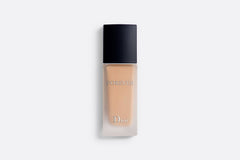 Dior Forever No-Transfer bottle shows long-lasting matte wear for all-day use