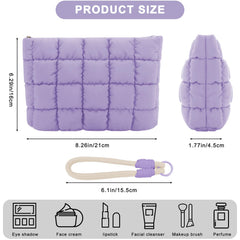 DOB SECHS 21x16 cm makeup bag balances capacity and portability.