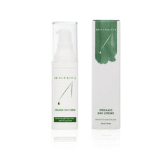 User applying Day Crème on face for luminous skin.