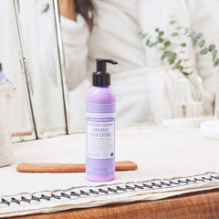 Curl definition with the leave-in cream for defined, bouncy curls.