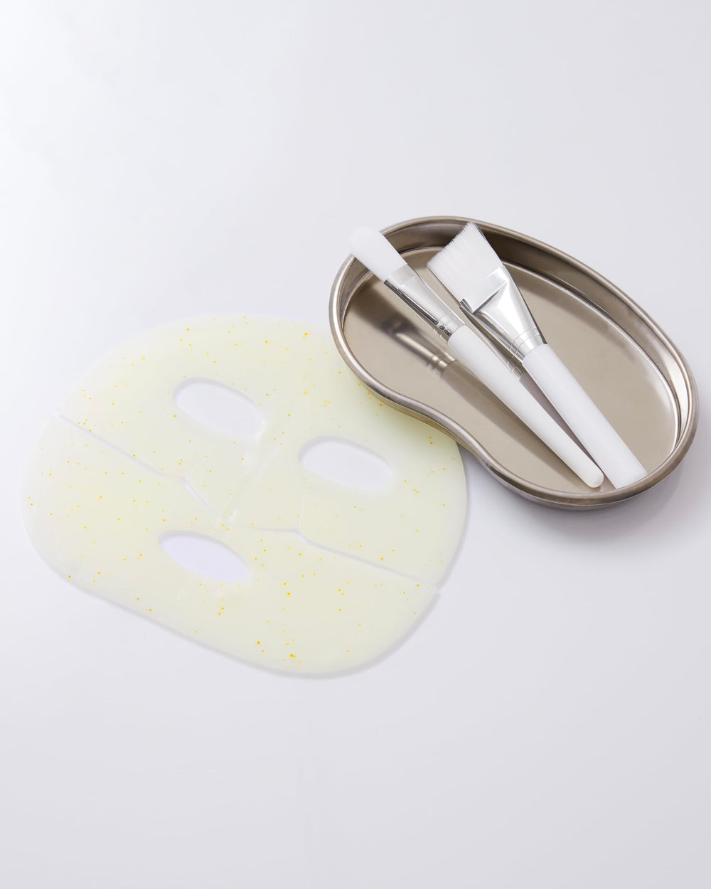Dr.nineteen ReDRN Skin Magnet Hydrogel Mask close-up reveals smooth texture and comfortable fit.