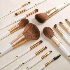 DUcare complete set supports versatile looks from day to night with one kit.