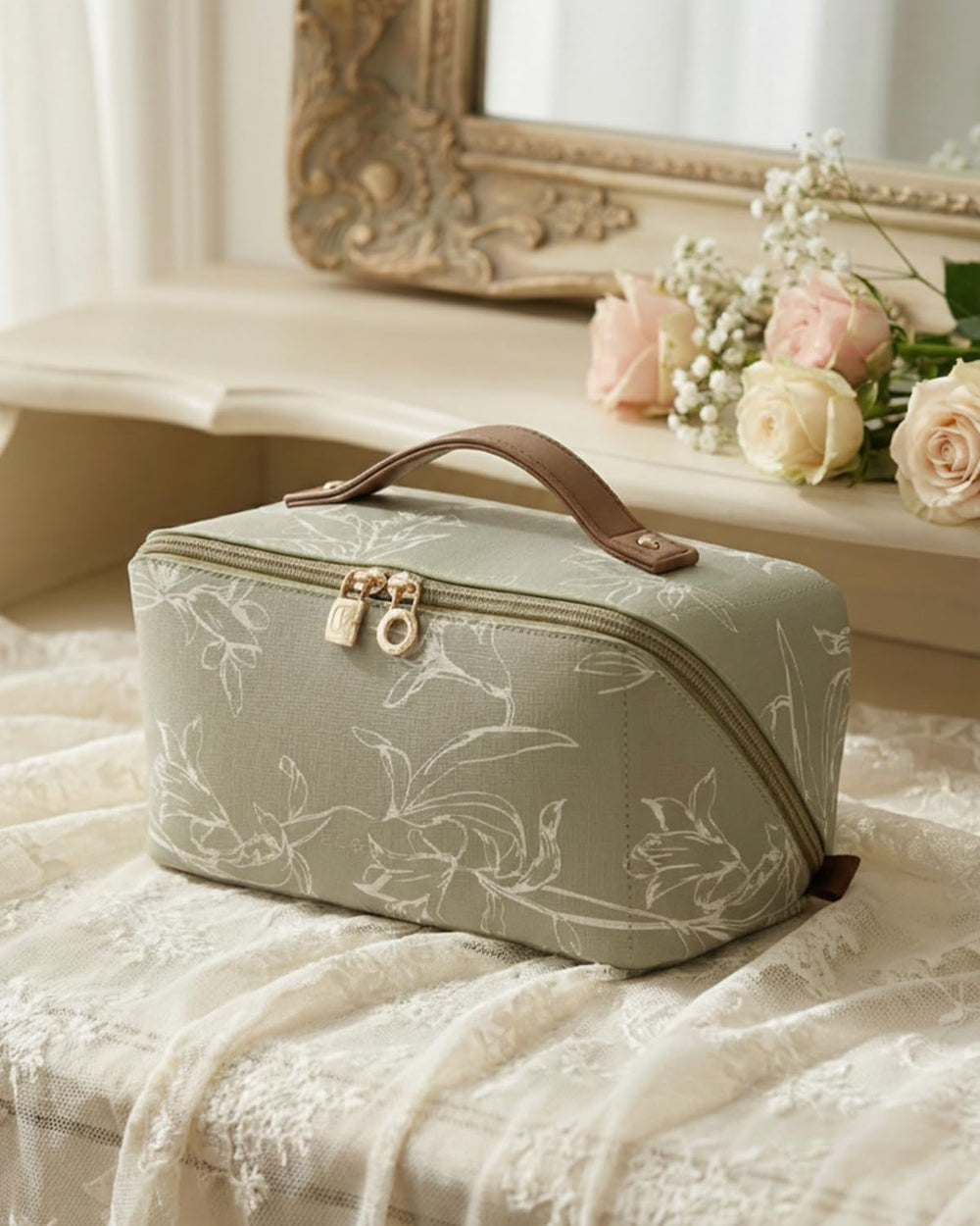 Eachy sturdy handle and smooth zippers support frequent trips.