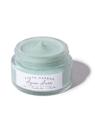 Close-up of AQUA AURA cream texture highlighting light, fast-absorbing formula
