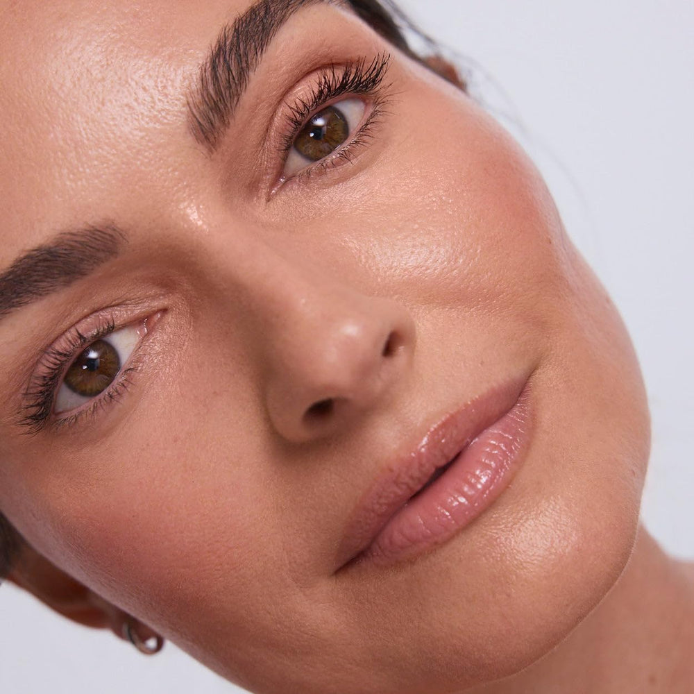 EarthsCure Glow Trio twist-up packaging eases on-the-go touchups.