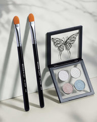 EIGSHOW precision tool for priming and blending cream and powder.
