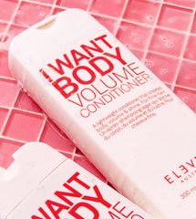 ELEVEN AUSTRALIA I Want Body Volume applying on hair shows lightweight conditioning