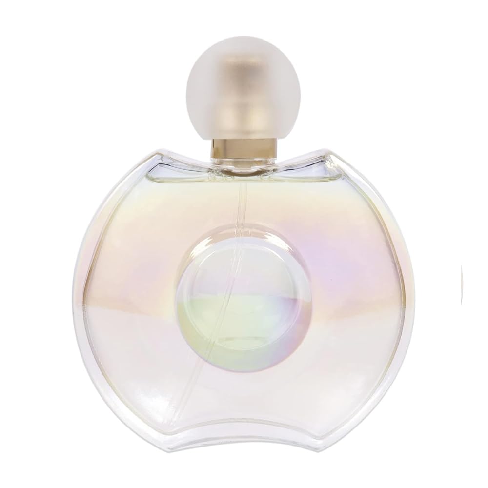 Forever Elizabeth spray bottle, ideal for daily wear.