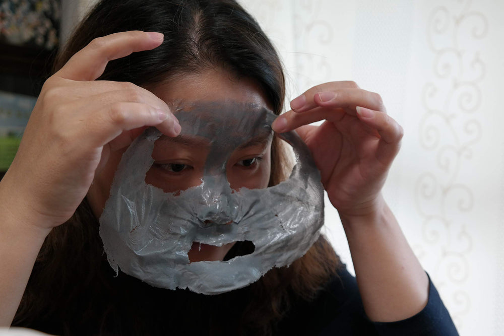 Elizavecca Milky Piggy Hell Pore Clean Up Mask dry film on skin