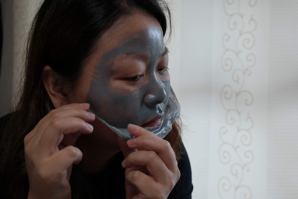 Elizavecca Milky Piggy Hell Pore Clean Up Mask textured film close-up