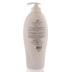 Enchanteur body lotion texture close-up highlighting nourishing formula for smoother skin.