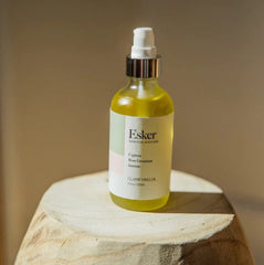 Minimalist Esker packaging and sleek bottle reflect vegan, cruelty-free branding.