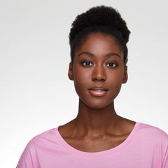Essence lip gloss on lips showcasing a non-sticky, comfortable daily wear