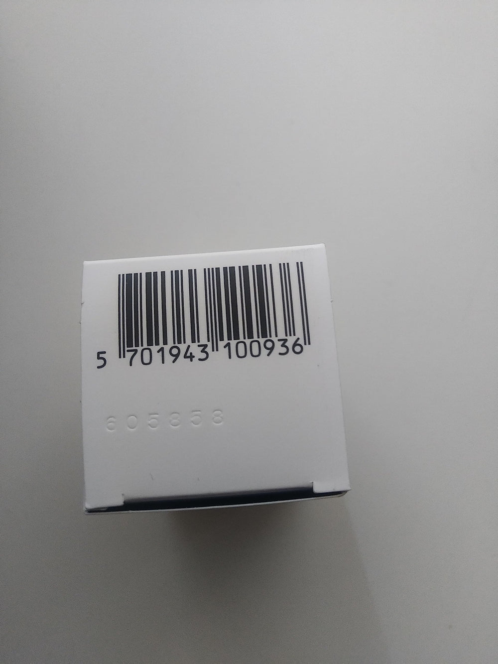 Etiaxil Strong perfume-free label conveys fragrance-free use.