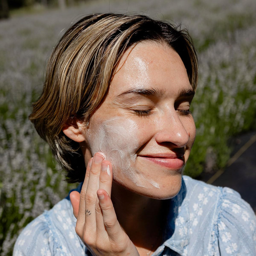 white kaolin clay component in evanhealy cleansing milk