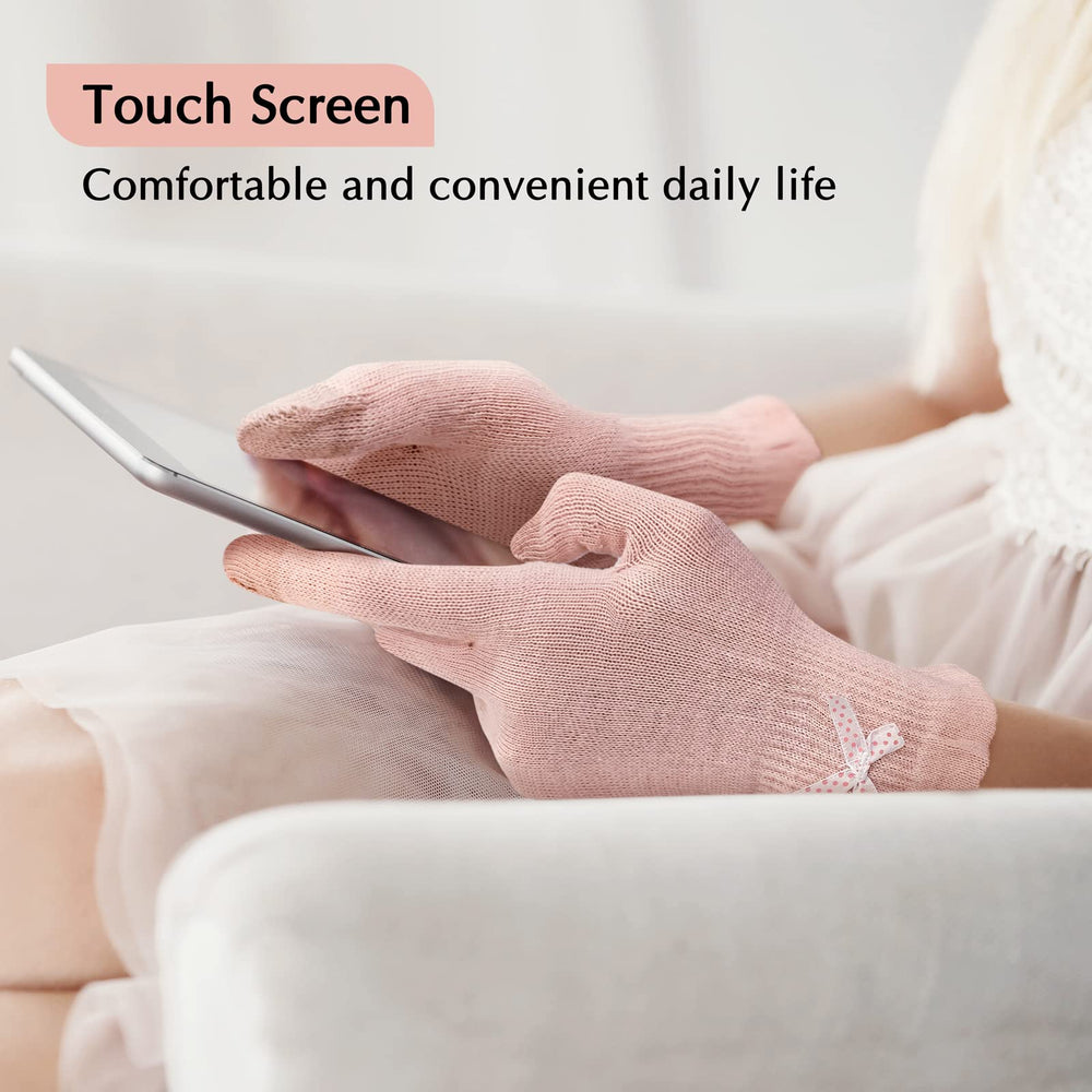 Evridwear pink gloves in packaging for everyday spa and home use.