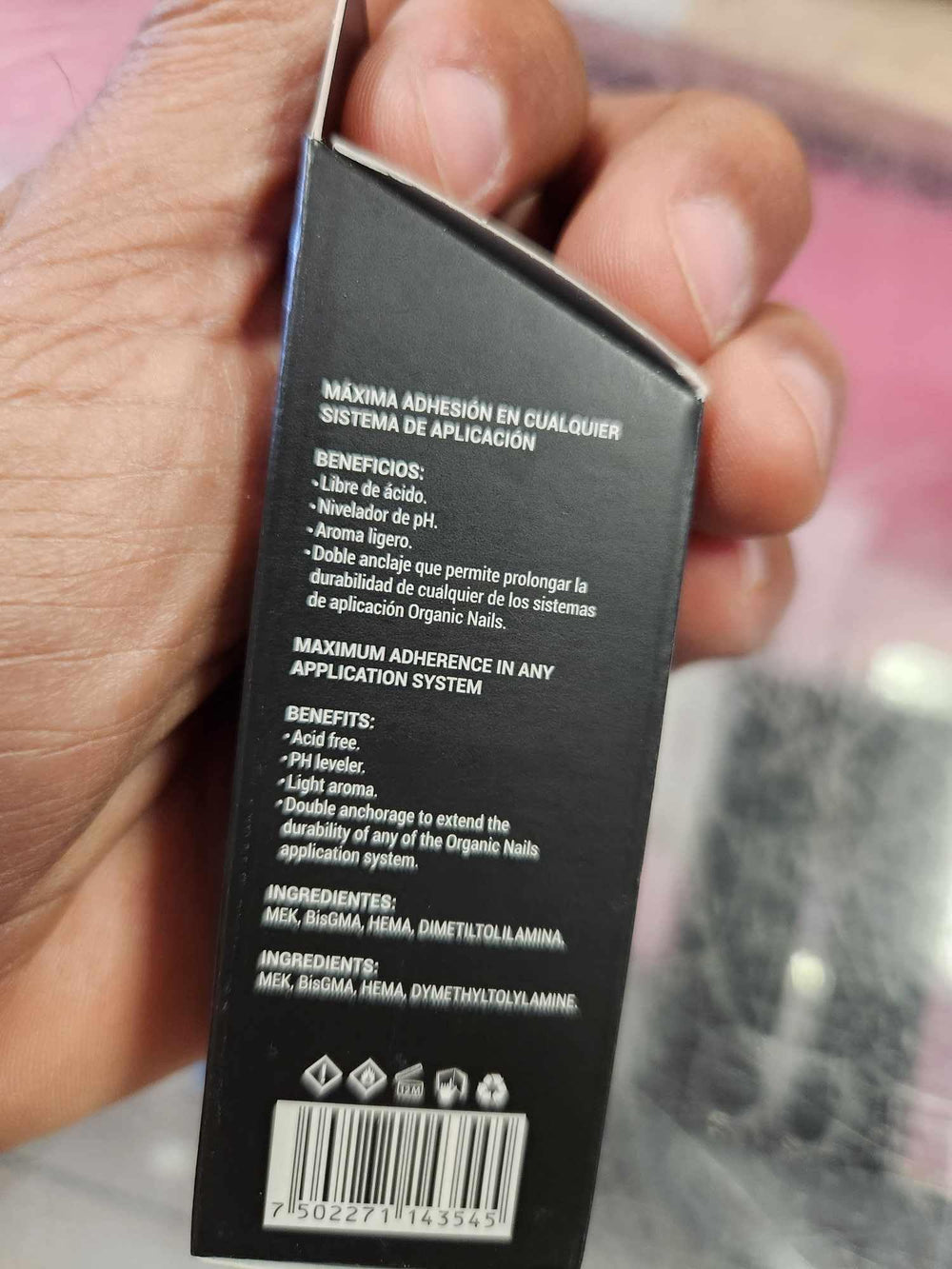 Extravaganza Nails drying time shot conveys fast-set formula for efficient manicures.