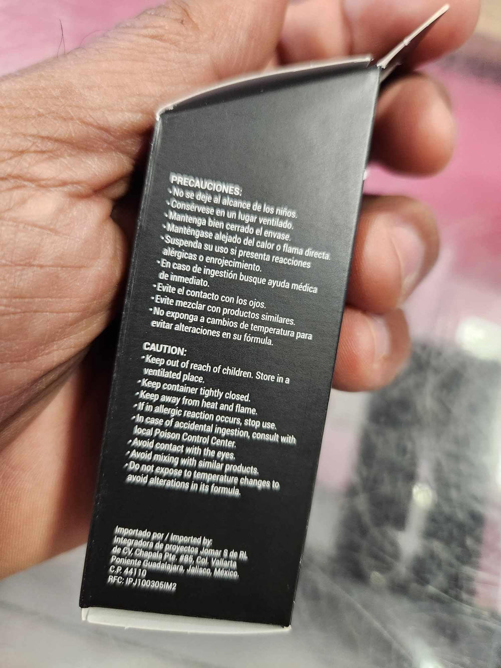 Extravaganza Nails product setup image suggests easy step-by-step prep.