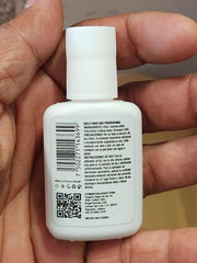 Fantasy Nails brush-on applicator enables precise, mess-free application on natural and artificial nails.