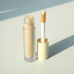 FARMASi VFX Pro concealer on skin with natural finish and enhanced fullness