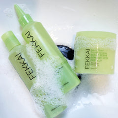 Fekkai Apple Cider Detox Scrub foamy lather demonstrates rich cleansing