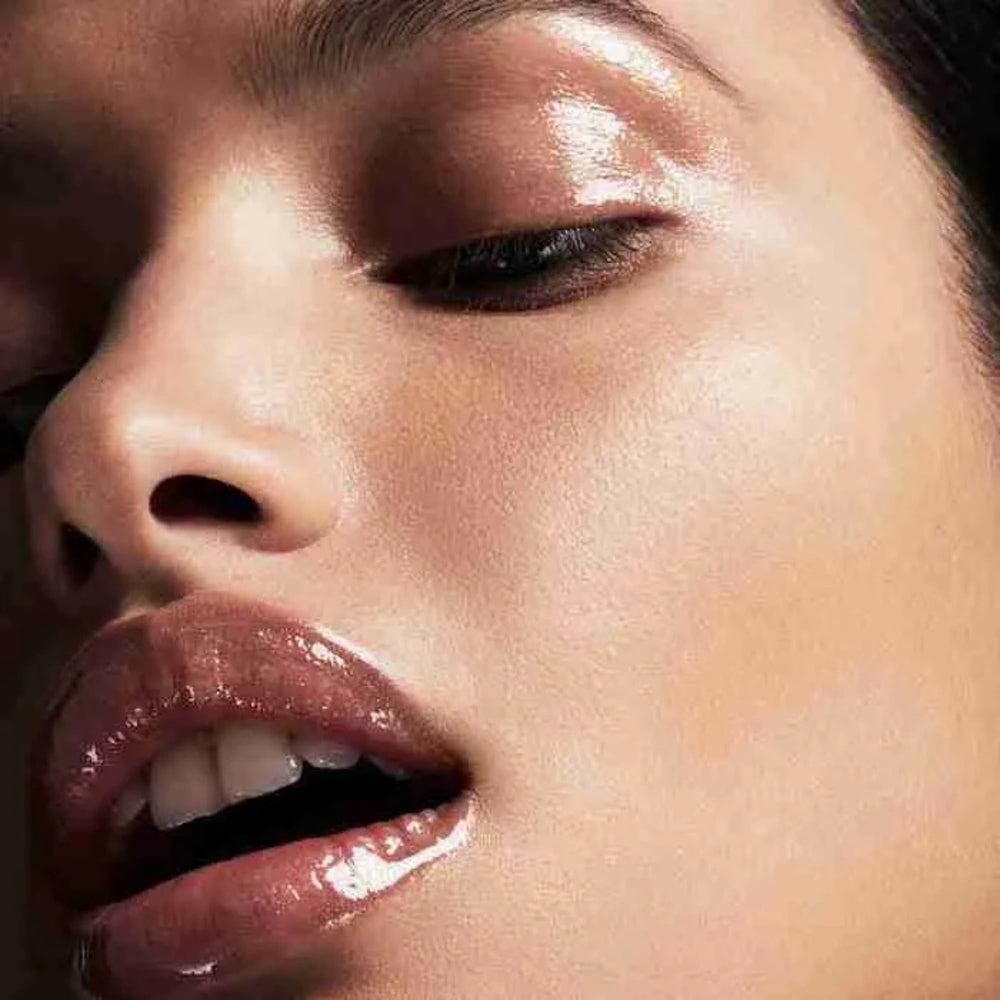Universal shade flatters all skin tones with luminous finish.