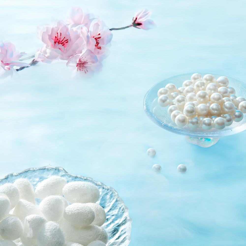 FLORASIS Fairy Peach Blossom Powder is great for quick touch-ups on the go.