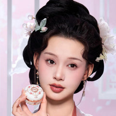 Flower Knows Butterfly Cloud Collar duo assists precise, buildable blush application.