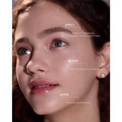 Flower Knows Shell's Jewel 12-hour glow remains smudge-proof throughout the day.