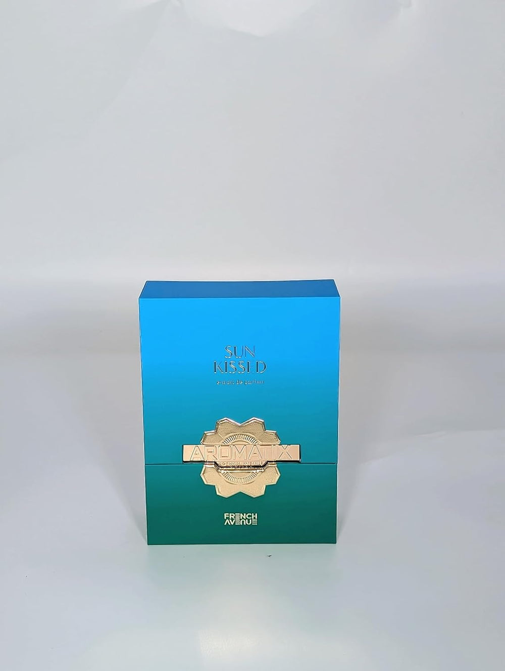 Cedarwood-based base detail of Sun Kissed suggests warmth and longevity