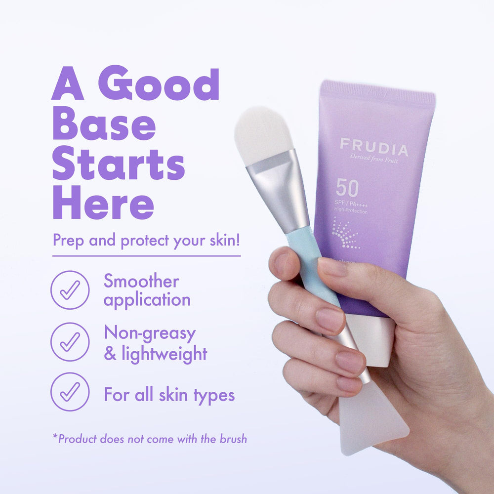 FRUDIA Blueberry Air Fit Sunscreen texture spreads smoothly for quick absorption.