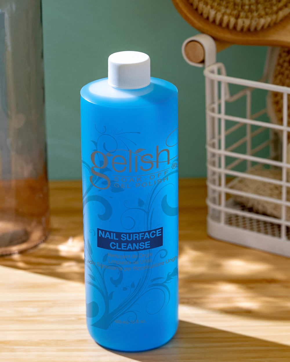 Gelish Nail Surface Cleanse application wipe demonstrates quick, skin-safe cleanup.
