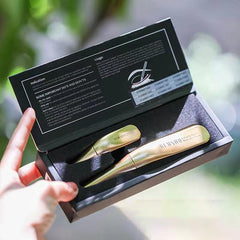 GEMSHO eyelash serum brush application, precise along the lash line for even coverage.