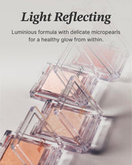 Swatch of Glint Dewy Highlighter Pitch Moon reveals smooth, long-lasting shimmer.