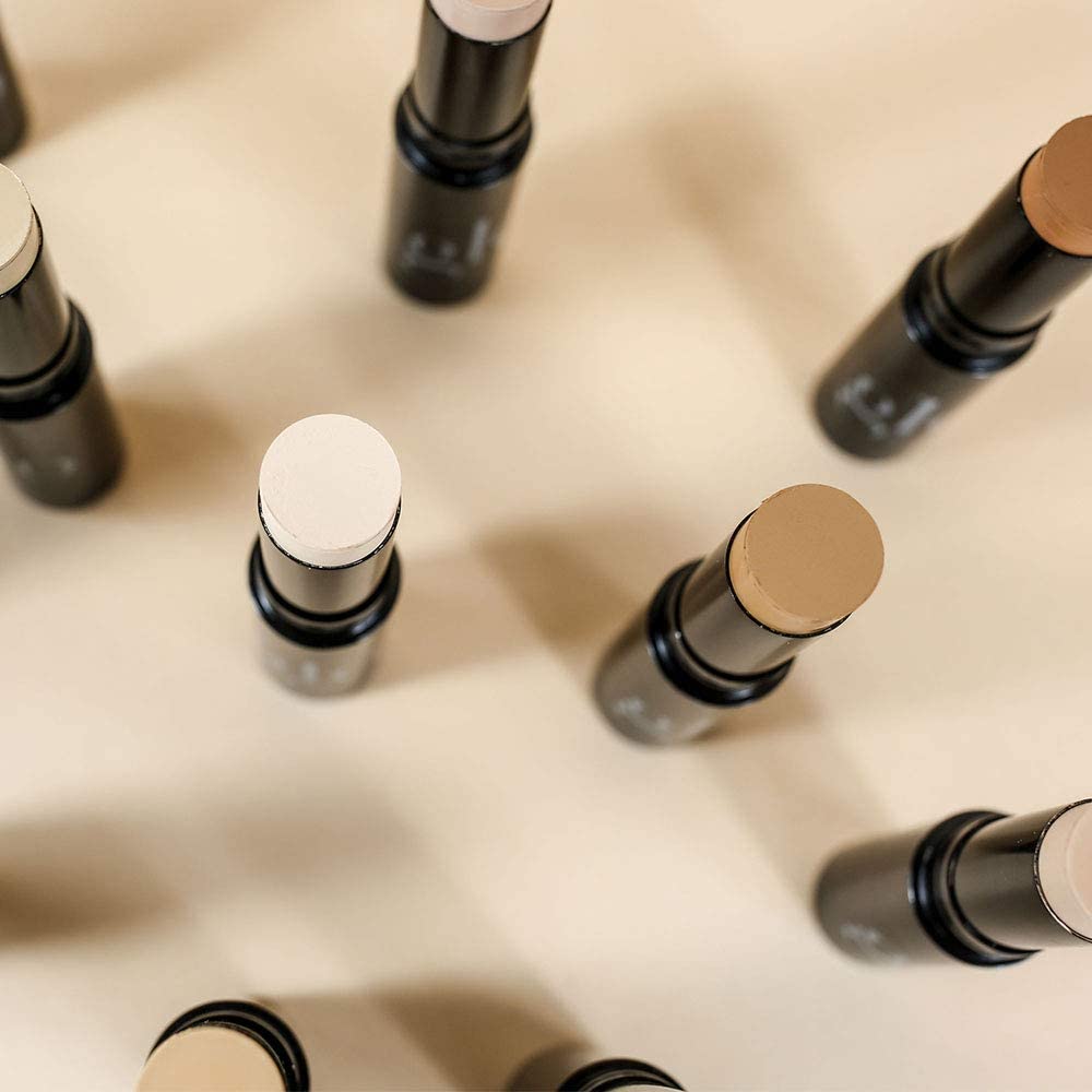 Glo Skin Beauty HD Foundation Stick includes Hyaluronic acid for hydration