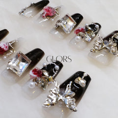 GLORS 10-piece set delivers salon-inspired results at home.