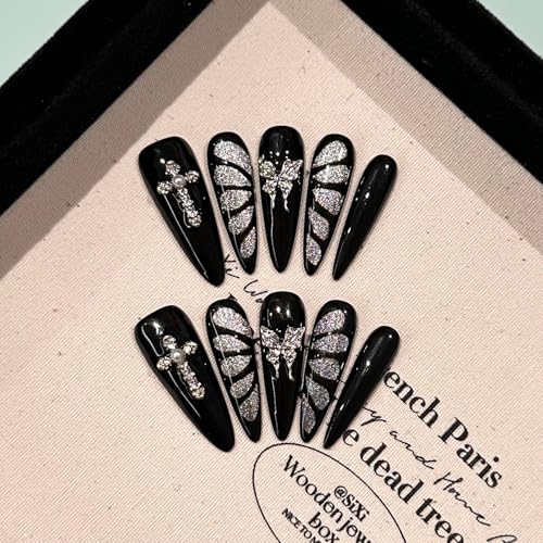 GLORS cat eye shimmer on nails adds depth for chic urban style